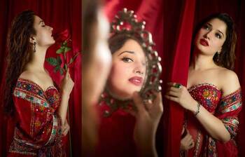 ফুটন্ত গোলাপ তামান্না ভাটিয়া