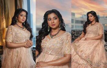 স্নিগ্ধ সাজে অপরূপ শ্রেয়া ঘোষাল