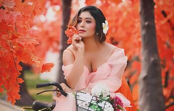 বাসের কনডাক্টর হতে চেয়েছিলেন ঋতাভরী!