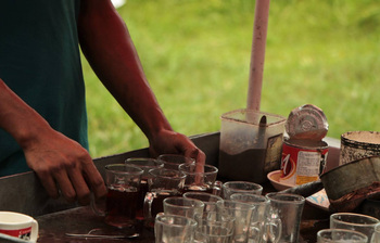 চায়ের কাপ, কেরোসিনের চুলা আর একটুখানি অবসর-ছবিতে জীবন্ত টং