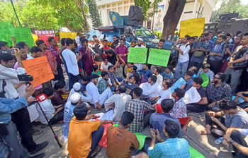 সচিবালয়ের সামনে জুলাই মঞ্চের অবস্থান