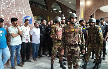 দালাল ধরার অভিযানে র‌্যাব-সেনাবাহিনী-পুলিশ