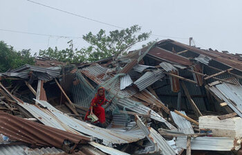 রিমালের তাণ্ডবে লন্ডভন্ড কুয়াকাটা