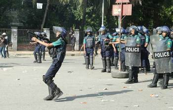 ঢাবিতে পুলিশের সঙ্গে শিক্ষার্থীদের সংঘর্ষ