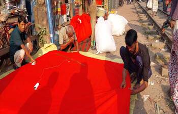 শীতে ব্যস্ততা বেড়েছে লেপ তোশক কারিগরদের