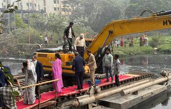 লাল গালিচায় খালে নেমে খননের উদ্বোধন তিন উপদেষ্টার