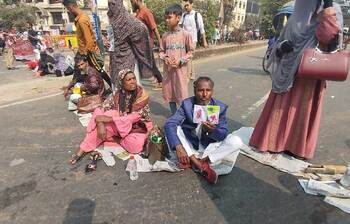 আক্ষেপ নিয়ে রাজপথে শহীদ পরিবারের সদস্যরা