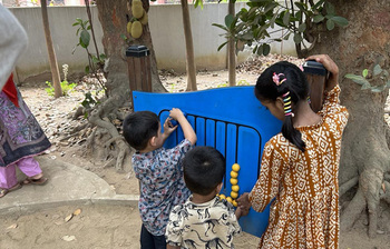 সাহাবুদ্দিন আহমেদ পার্কে দর্শনার্থীদের ভিড়