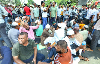 হাহাকার নিয়ে রাজপথে চাকরিচ্যুত বিডিআর সদস্যরা