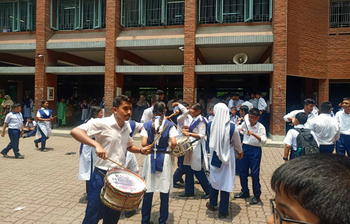 এসএসসির ফলাফলে বাঁধভাঙা উচ্ছ্বাস