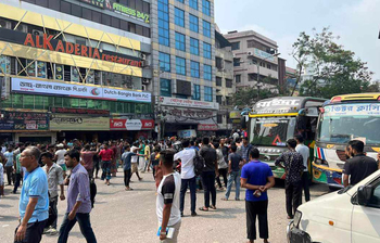 অটোরিকশাচালকদের অবরোধে ভোগান্তি চরমে