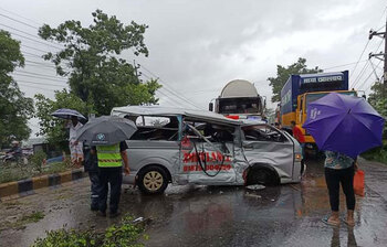 এক দুর্ঘটনায় আহত, অপর দুর্ঘটনায় নিহত