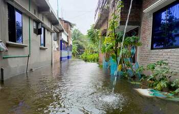 লক্ষ্মীপুরে পানিবন্দি  ৬ লাখ মানুষ