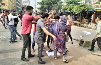 মিরপুরে সাকিব ভক্ত-বিপক্ষ দলের মারামারি