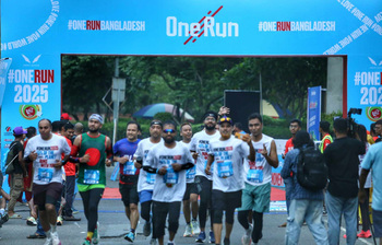 দৌড়ের উল্লাসে মাতলো শহর