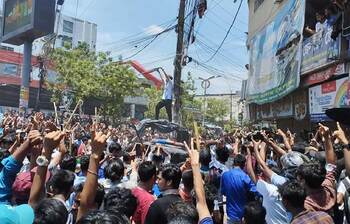 নারায়ণগঞ্জে শিক্ষার্থী-পুলিশের দফায় দফায় সংঘর্ষ
