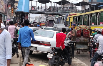 তীব্র যানজটে অতিষ্ঠ নগরবাসী
