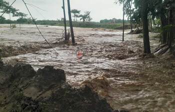 পানিতে ভাসছে সিলেট