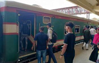 দেরিতে শুরু ট্রেনে ঈদযাত্রা