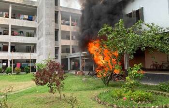 রাবির বঙ্গবন্ধু হলে আগুন