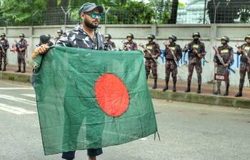 পুলিশ-র‍্যাব-বিজিবির দখলে ঢাবি