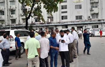 আতঙ্কিত সচিবালয়ের কর্মকর্তা-কর্মচারীরা