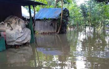 পানিবন্দি নোয়াখালীর লাখো মানুষ