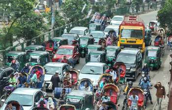 চেনা রূপে ফিরেছে রাজধানী