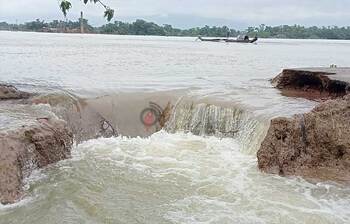 নতুন ভোগান্তিতে বানভাসি মানুষ