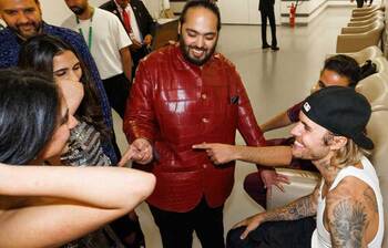 অনন্ত-রাধিকার সংগীতের মঞ্চ মাতালেন বিবার