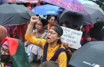 স্লোগানে মুখর টিএসসি