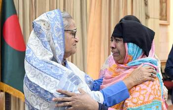 কাঁদলেন প্রধানমন্ত্রী, কাঁদলেন নিহতদের স্বজনরা