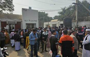 কারাগার থেকে বেরিয়ে আসছেন বিডিআর জওয়ানরা