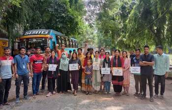 বন্যার্তদের পাশে তিতুমীর কলেজের শিক্ষার্থীরা