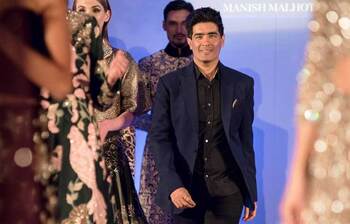 ফ্যাশন জগতের উজ্জ্বল নক্ষত্র মনীশ মালহোত্রা