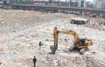 বঙ্গবাজারে চলছে উচ্ছেদ অভিযান