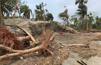 চারদিকে রিমালের ক্ষত