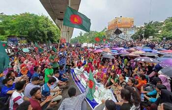 দাবি আদায়ে রাজপথে তারা
