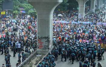 নানা স্লোগানে মুখরিত শাহবাগ