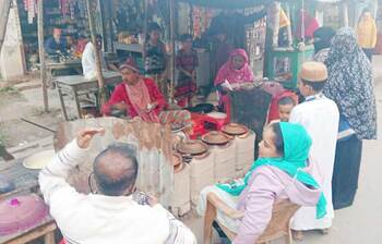 শীতের পিঠার হাট