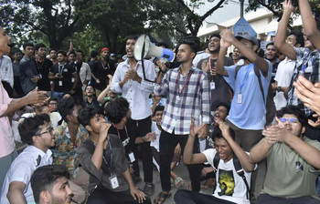 সচিবালয়ে শিক্ষার্থীদের বিক্ষোভ