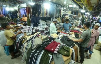 ছবিতে ঢাকার পাইকারি বাজার