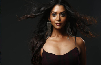 বিশেষ দিনে দেখুন অনুপ্রিয়ার নজরকাড়া সব ছবি