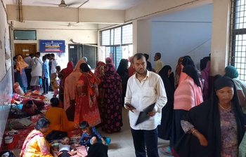 গরমে হাঁসফাঁস, হাসপাতালে রোগীর চাপ