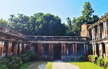 ছবিতে খুলনা বিভাগের ঐতিহাসিক জমিদার বাড়ি