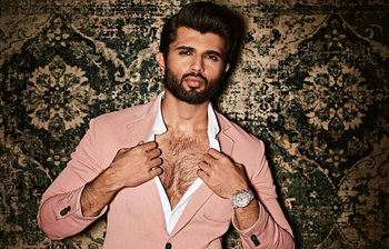 স্টাইলের রাজকুমার বিজয়ের জন্মদিন আজ