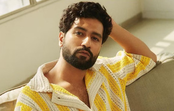 বিয়ের পরেও হাজারো তরুণীর ক্রাশ ভিকি