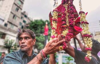 হোসেনি দালান থেকে পবিত্র আশুরার তাজিয়া মিছিল শুরু