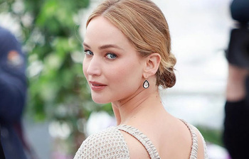 গ্ল্যামারের বাইরে এক জেদি মেয়ে জেনিফার লরেন্স