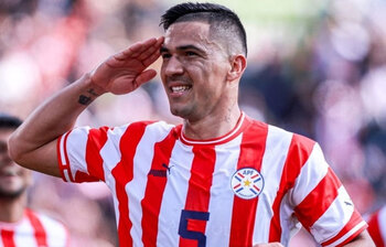 ফুটবলের দৃঢ় ডিফেন্স মাস্টার ফাবিয়ান